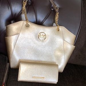 New Large purse Michael Kors